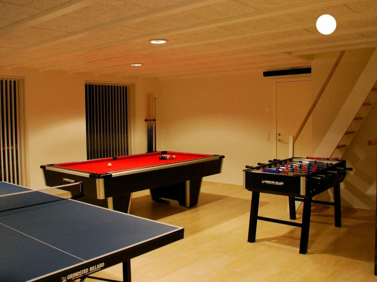 Five-Bedroom Holiday Home In Lokken 3 Exteriör bild