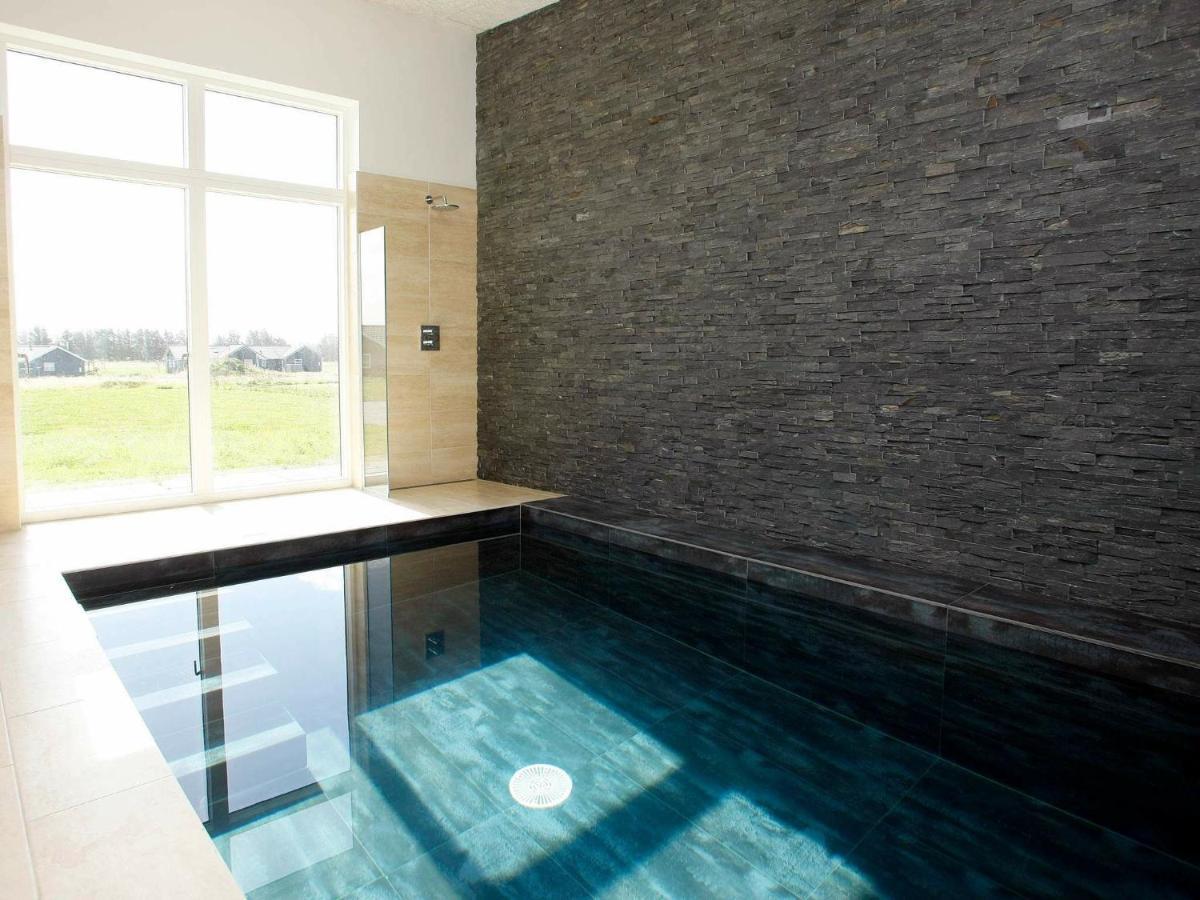 Five-Bedroom Holiday Home In Lokken 3 Exteriör bild